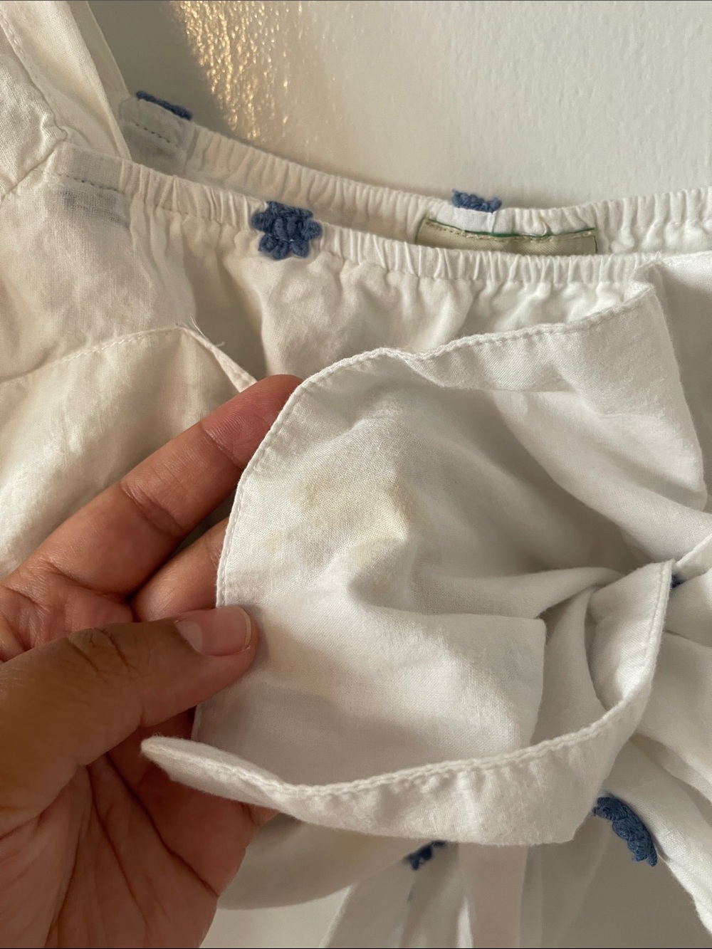 FARM Rio White Crop Top with Blue Floral Motif - Picture 7 of 9
